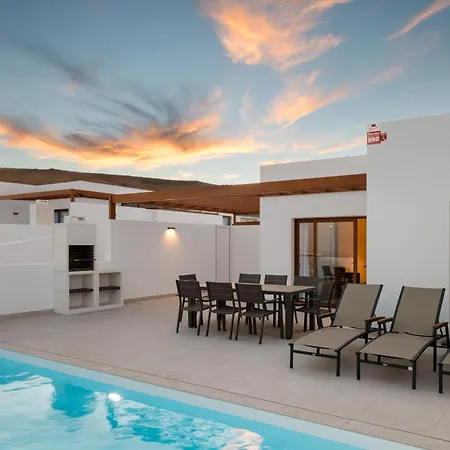 Villa Deva - Vipvipvillas Playa Blanca  Exterior photo